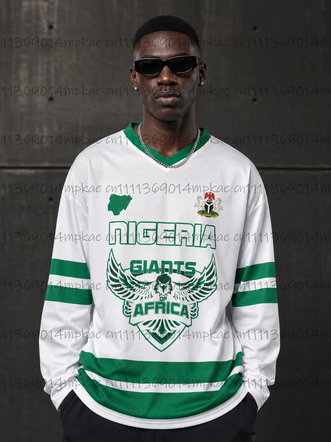 Ethnic Fashion Trends 2026 - 2026年秋メンズVネック長袖Tシャツ、エスニックストリートスタイルプリント、ファッショナブルなルーズレトロスポーツシャツ、メンズトップス