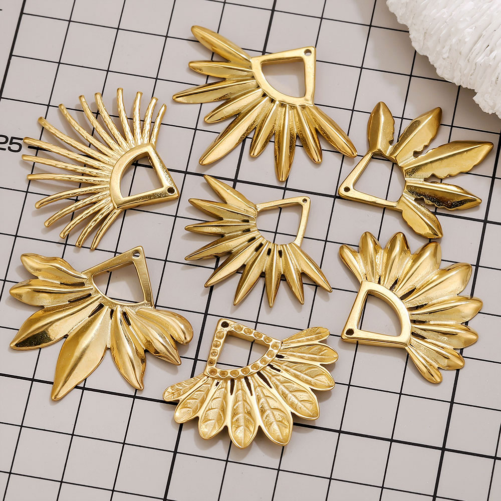 2 個のステンレス鋼の扇形イヤリングチャームボヘミアンゴール - Ethnic Fashion Jewellery のレビューと価格